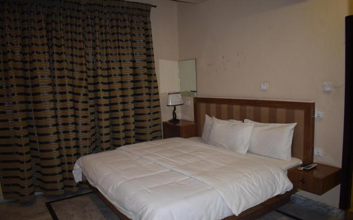 Pine View Hotel 