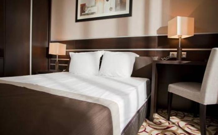 Platinum Hotel & Casino