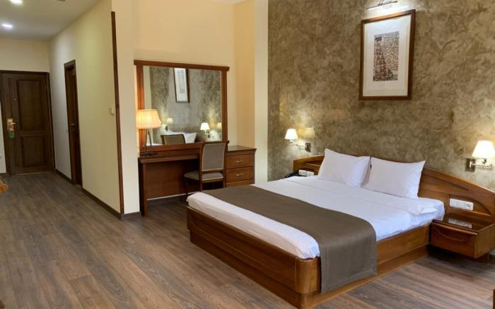 Ararat Hotel