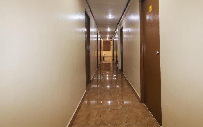 RedDoorz @ Elegance Guest House near NAIA T3