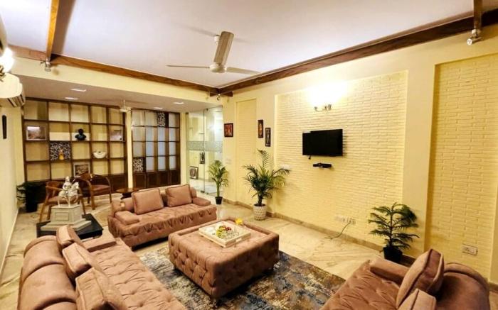 Fortune Home Service Apartment 4Bhk,D-36, Saket