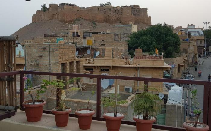 Mirvana Guest House & Camel safari