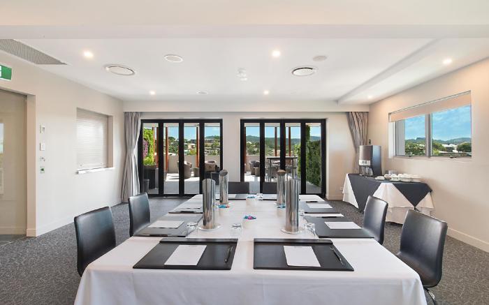 Jephson Hotel & Apartments