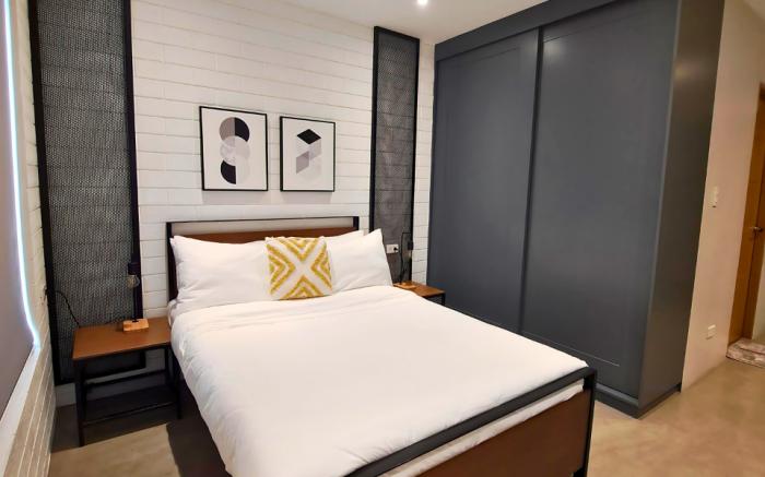 Studio Deluxe Room in Araneta City Cubao