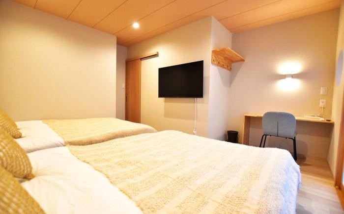 Tamatsukan, Walk Tsuruhashi 7 mins/Namba 6 mins