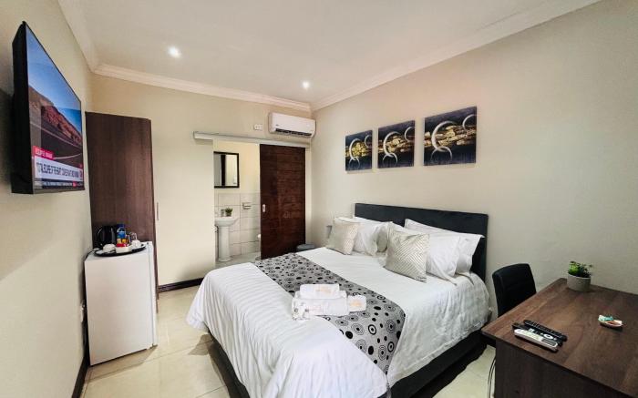 The Pillows Suites Guest House Waterkloof Ridge