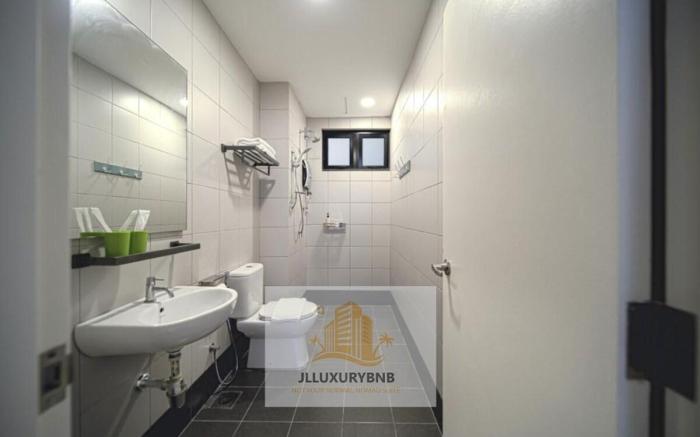 Meridin Executive Suite 2 Room (Level 25)