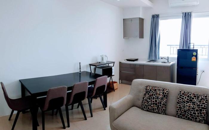 Two-bedroom Condo Unit on 21st Floor - City View