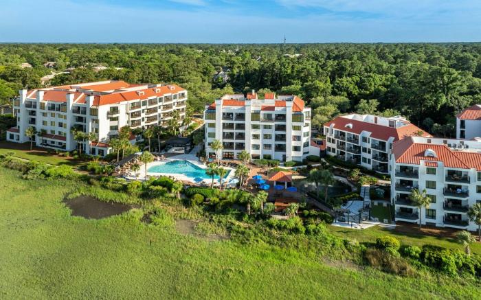 Marriott's Harbour Point and Sunset Pointe at Shelter Cove