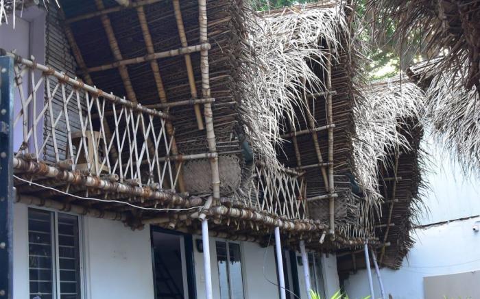 Paradise Beach Hut House