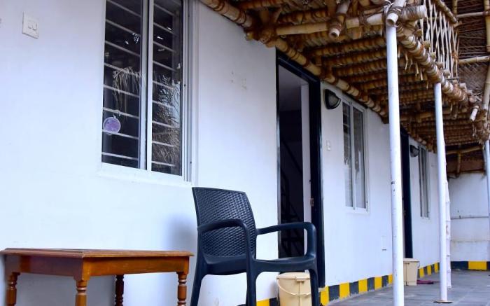 Paradise Beach Hut House