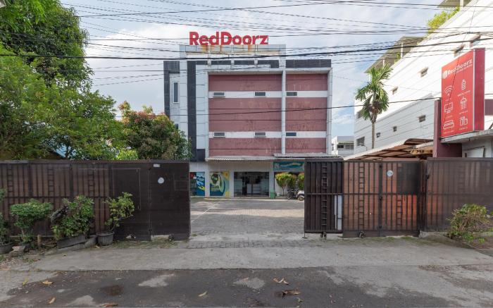 RedDoorz @ Jalan Krakatau Medan