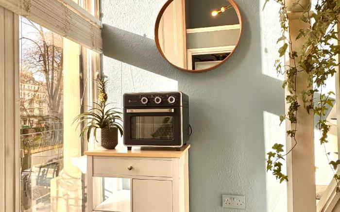 Kensington Gardens - Split Level Double Studio