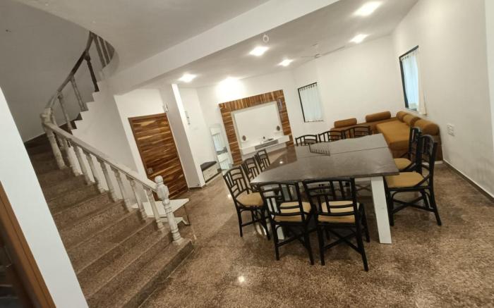 4bhk lonvla bunglow rs1000ph