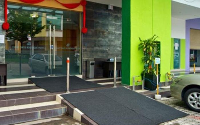 Eight Days Boutique Hotel - Impian Emas