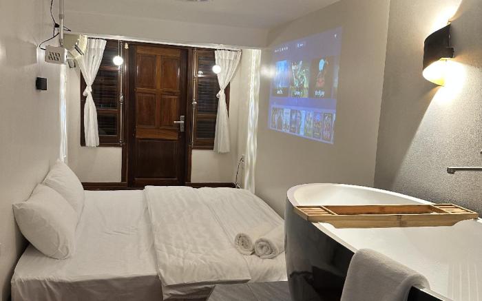 FELIZ Homestay Hang Ngang