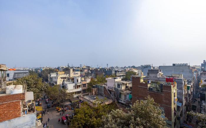 Hotel Diamond Stay 10 minutes walking from Nizamuddin Railway Station