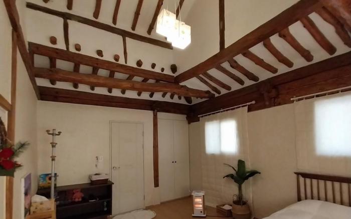 Inside Hanok