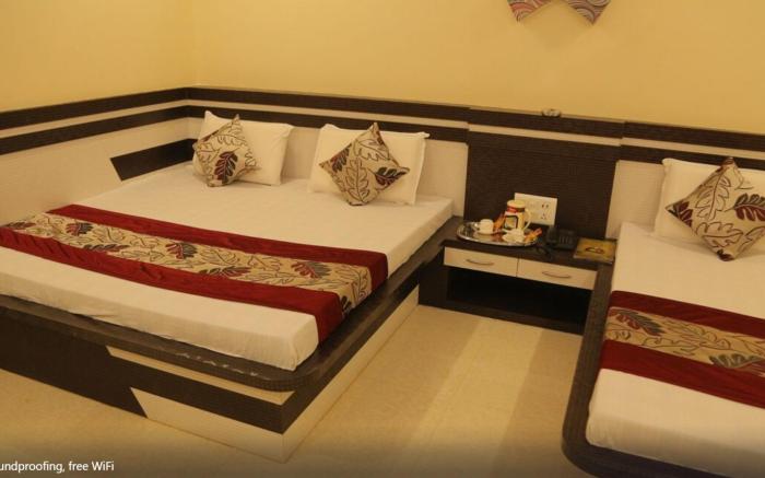 Hotel Royal Ajmer (100 m From Dargah Sharif )