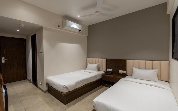 The Living Hub Business Hotel, Kolhapur 