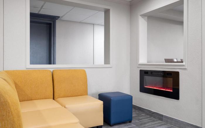 Days Inn by Wyndham Davenport