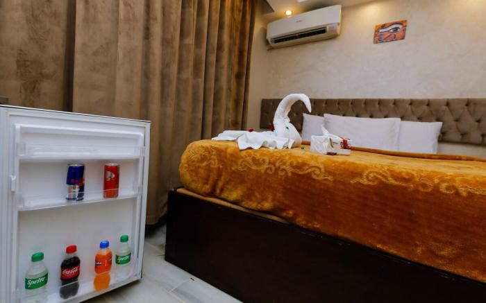 Pyramid Pinnacle: Exclusive Accommodations in Giza