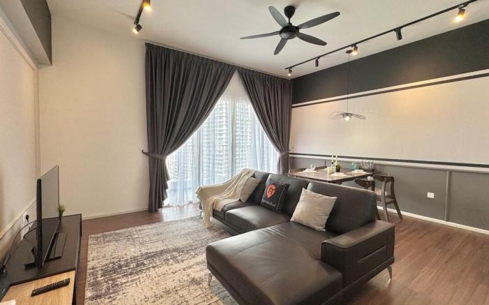 {New}2-4pax Black Crystal Suite@UNA, KLCC