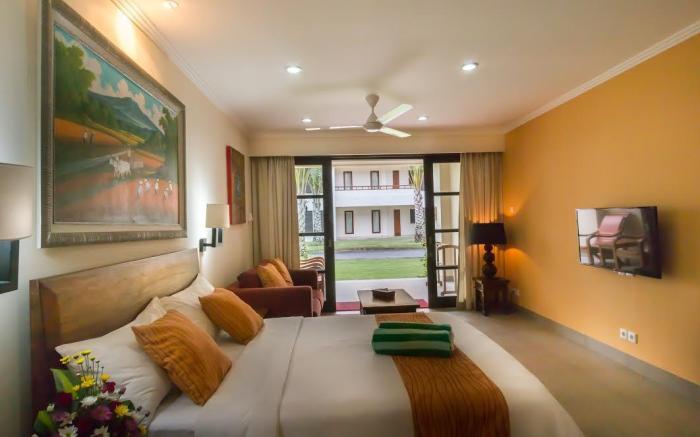 Peninsula Bay Resort