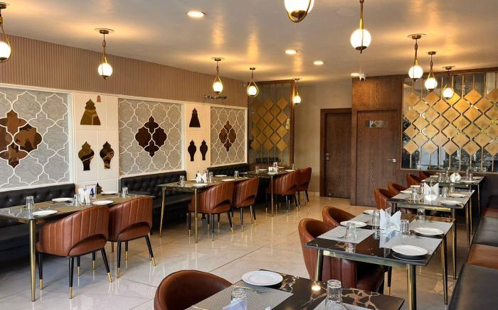 Skymoon Hotel And Restaurant 