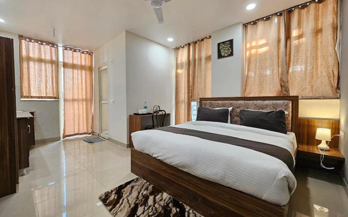 Umen Hotel Sector 49