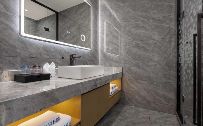 Shenzhen Zhongchen International Hotel (Pingshan High-speed Railway Station Baolong Subway Station)
