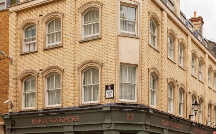 Native Kings Wardrobe, St Pauls