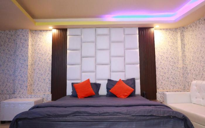 RAJ RESORT