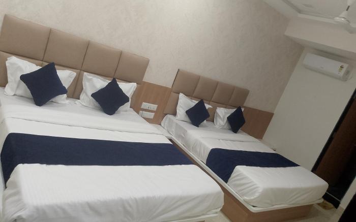 Hotel Bhavya Palace