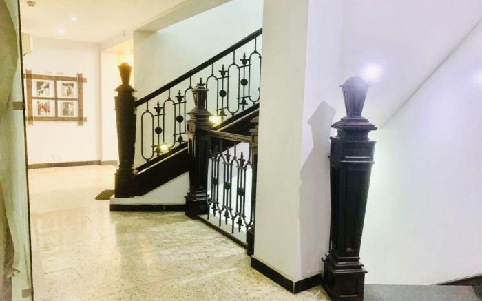 OAKSPRING HOTEL AND LUXURY SUITES
