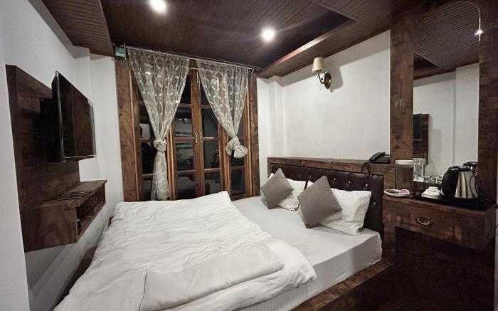 Ratna villa inn