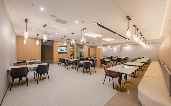 Atour Hotel Shanghai Daning Shibei High-Tech Park