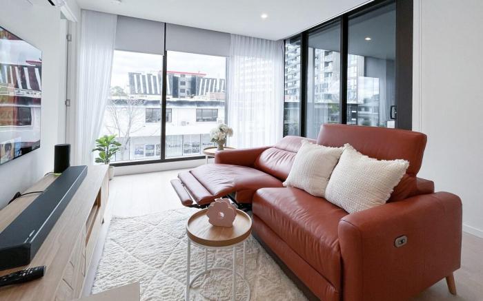 Modern Luxury 2B2B Sky Garden SmartTV