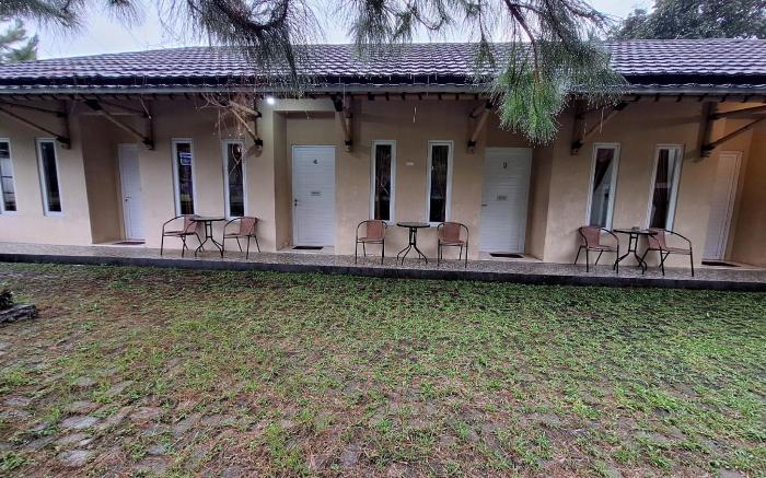 RedDoorz @ Kampung Istal Bogor