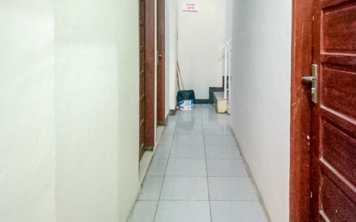 into RedDoorz near RS Labuang Baji Makassar