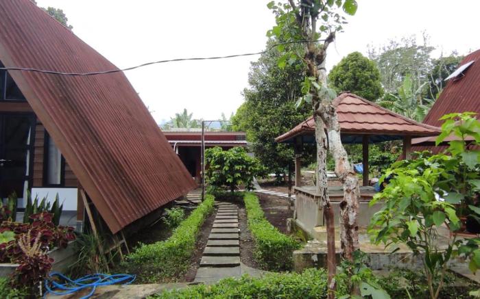 Jon's Paradise Villa and Resto
