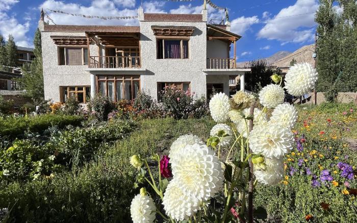 Chakzot garden house