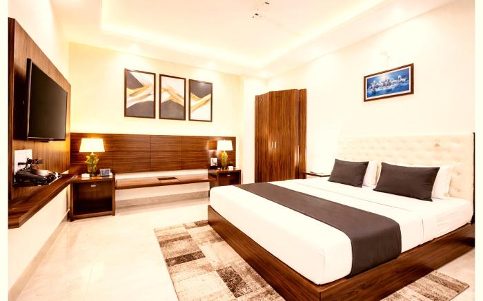 Goroomgo Hotel Tripletree Bhubaneswar