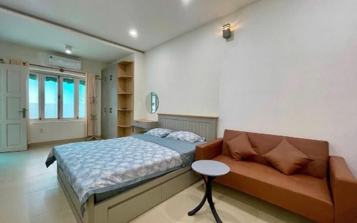 Apartment by the Park - Room 202