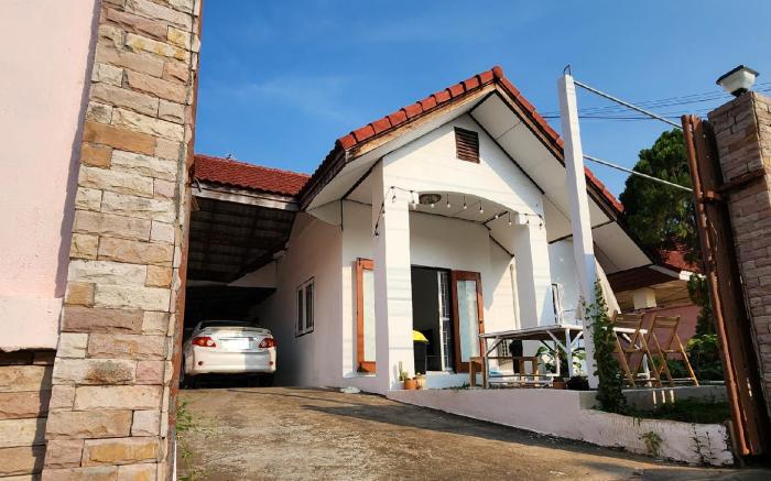 Good Vibe House Sattahip Holiday Home