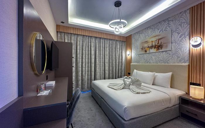 Gold Sky Avenue Hotel