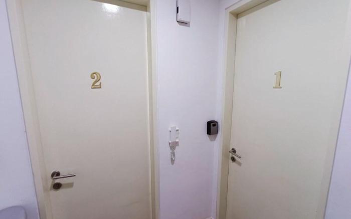 Imperio B22 (Room2) Small Room- Netflix/Parking