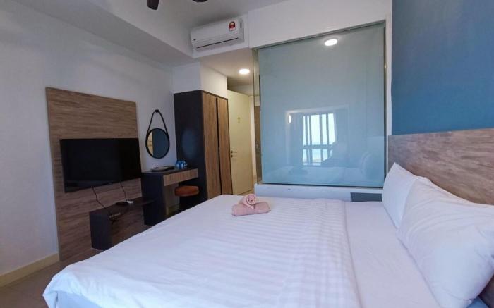 Imperio B22 (Room2) Small Room- Netflix/Parking