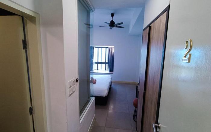 Imperio B22 (Room2) Small Room- Netflix/Parking
