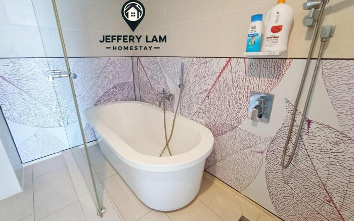 Straits Premier 0601 Bathtub Suite (Living Hall)